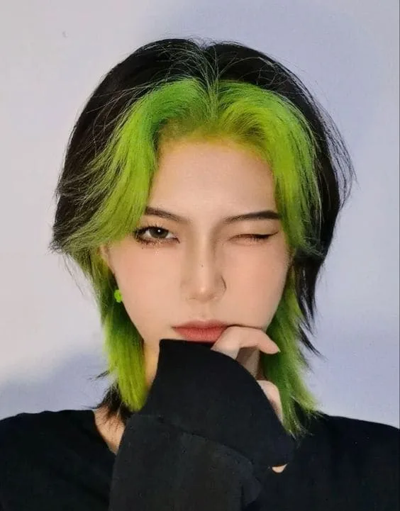ทรงผม Wolf Cut ผมสีเขียว